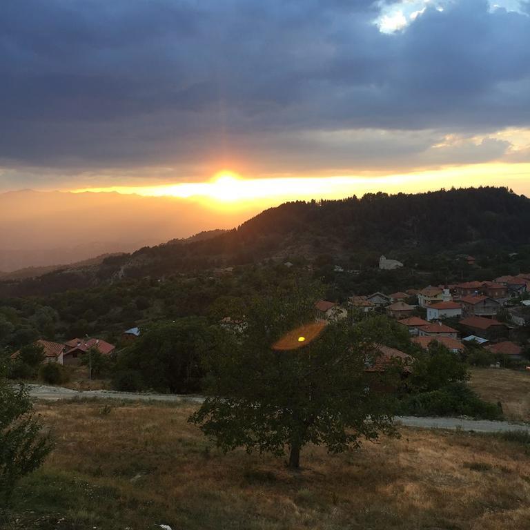 Skrebatno Калпаците - Kalpacite Guest Houses מראה חיצוני תמונה